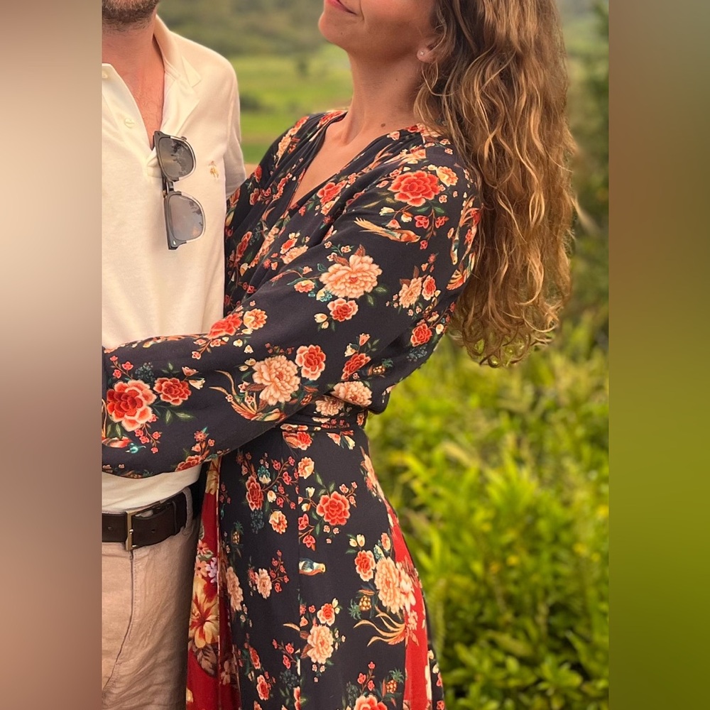 FARM Rio Dress - NAVY AND RED FLORAL